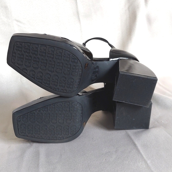 Giani Bernini Black Patent Leather Platform Shoes - Picture 7 of 9